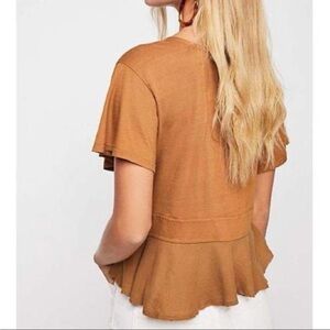 We the Free Knot Me Tee, size XS, dark umber, w/front tie and ruffled bottom